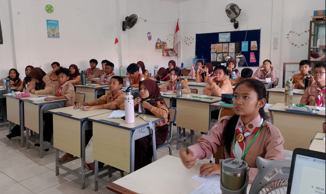 Hari Ke-3 SAT di SMPN 6 Surabaya Uji Kemampuan Bahasa Inggris dan Informatika
