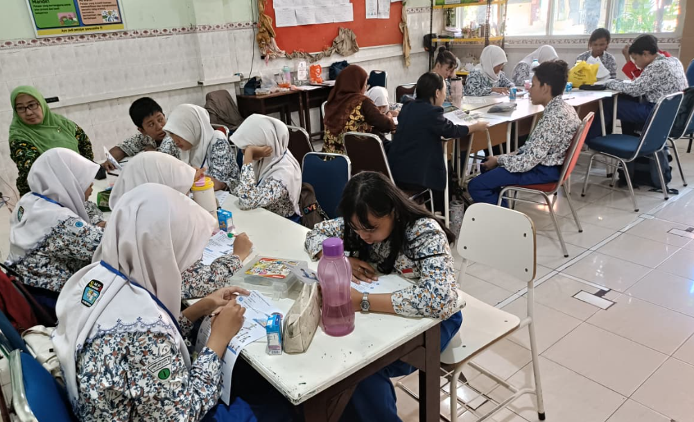 Pelaksanaan SAT Hari Ke-4 di SMPN 6 Surabaya: Fokus pada Sains dan Kebugaran